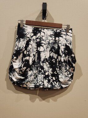 Women's Large Black White Abstract Tie Dye High Rise Shorts